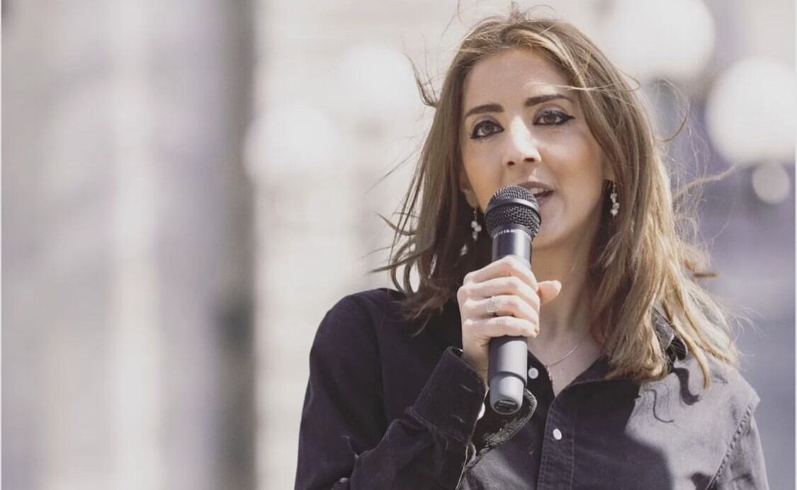 ¿Quién es Golriz Ghahraman? La diputada renunció tras decepcionante comportamiento en una tienda de ropa