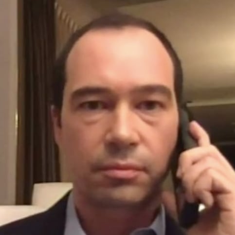 Sobre los contratos del hijo de Bartlett