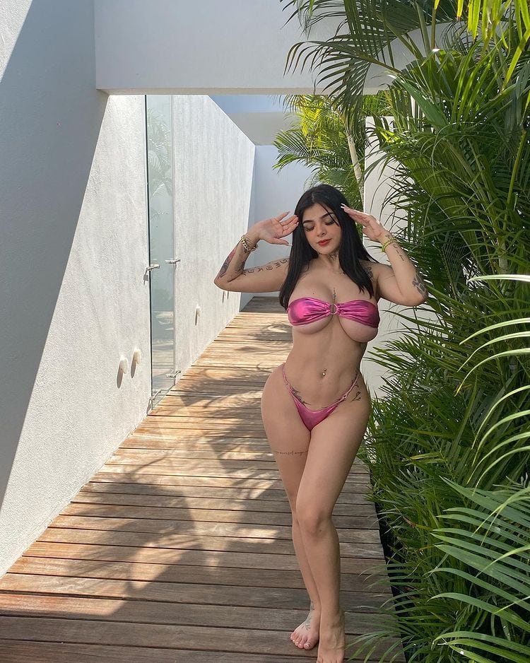 Karely Ruiz, modelo.