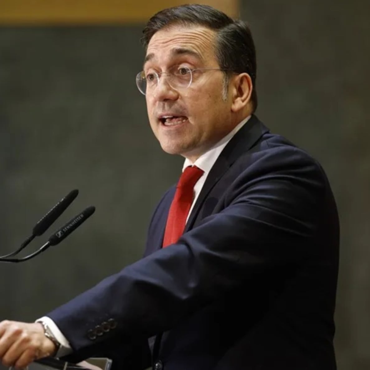 Gobierno de Madrid pide la renuncia del canciller de España tras disculpas a México