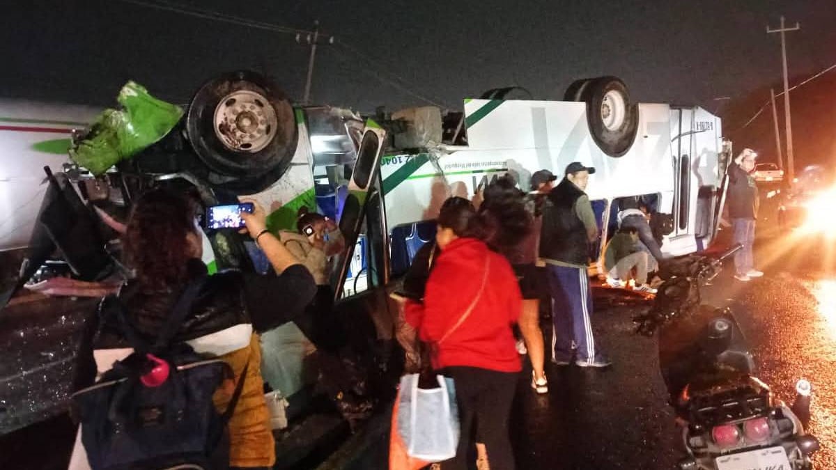 ¿Qué pasó en la México-Querétaro? Accidente en Jorobas deja al menos 20 heridos