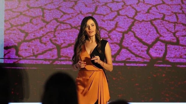 Verónica Delgadillo inaugura exposición de mujeres artesanas en la Cámara de Senadores.