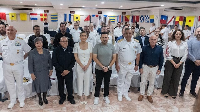 Grupo ARHE y Paquetexpress realizaron una donación histórica a la SEMAR