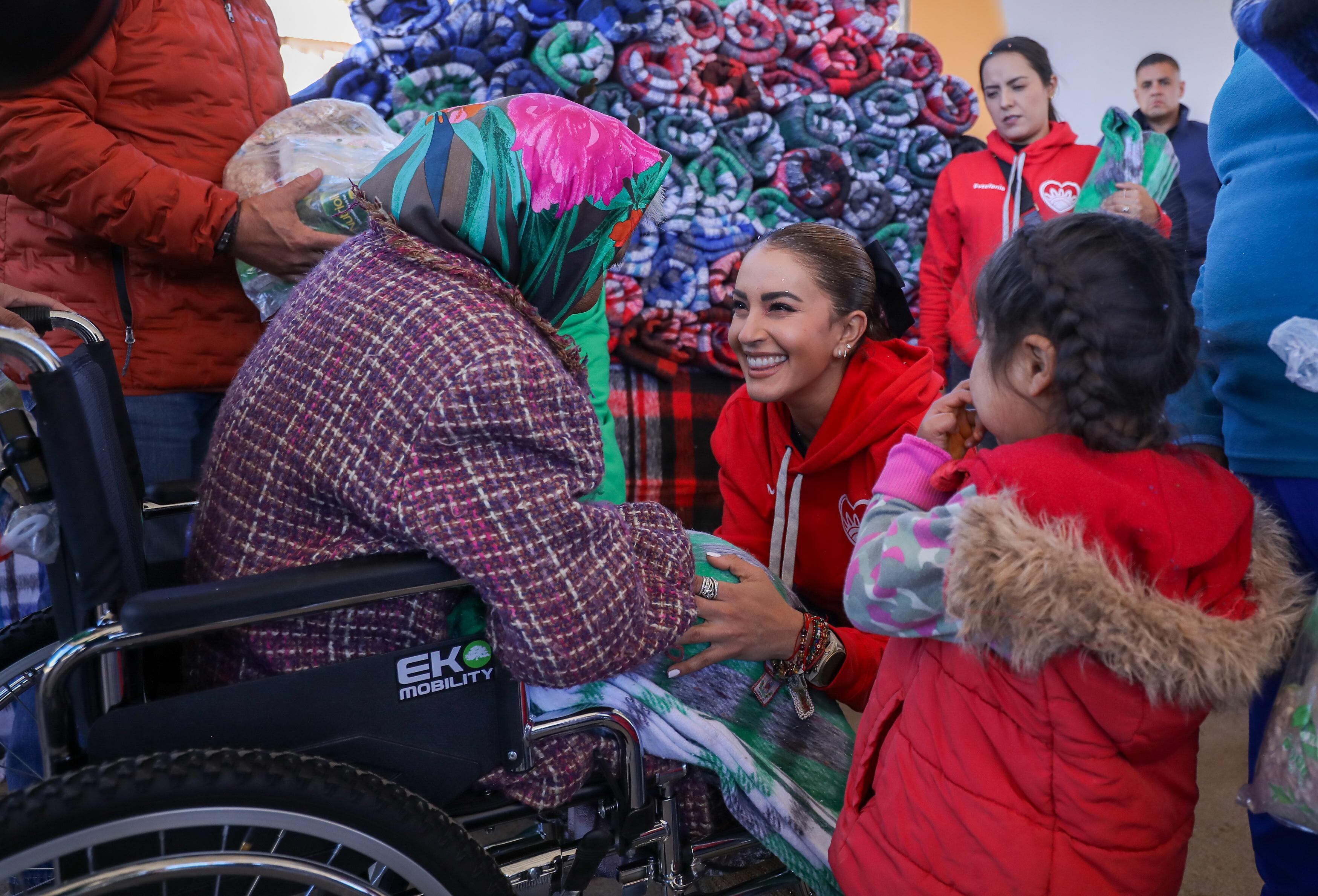 Marisol Rosso acerca servicios médicos gratuitos a la sierra de Guanaceví.