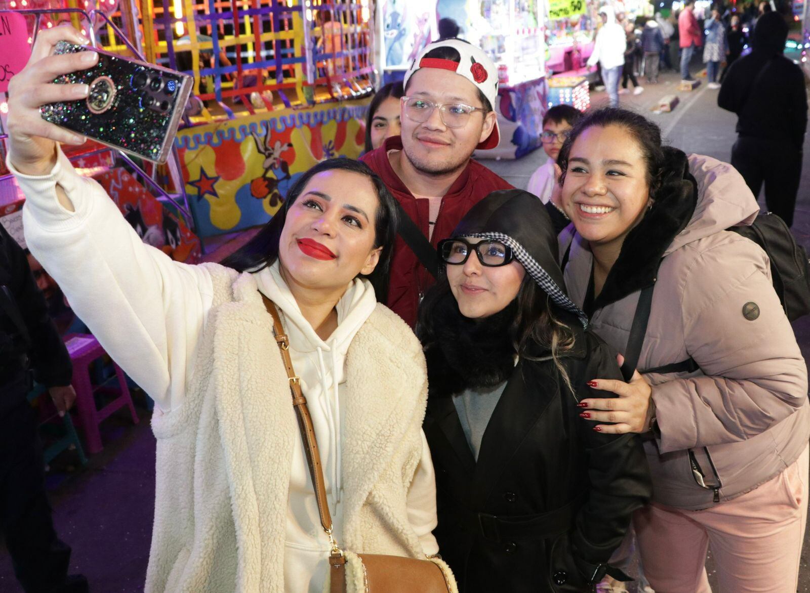 Sandra Cuevas celebrando la Navidad