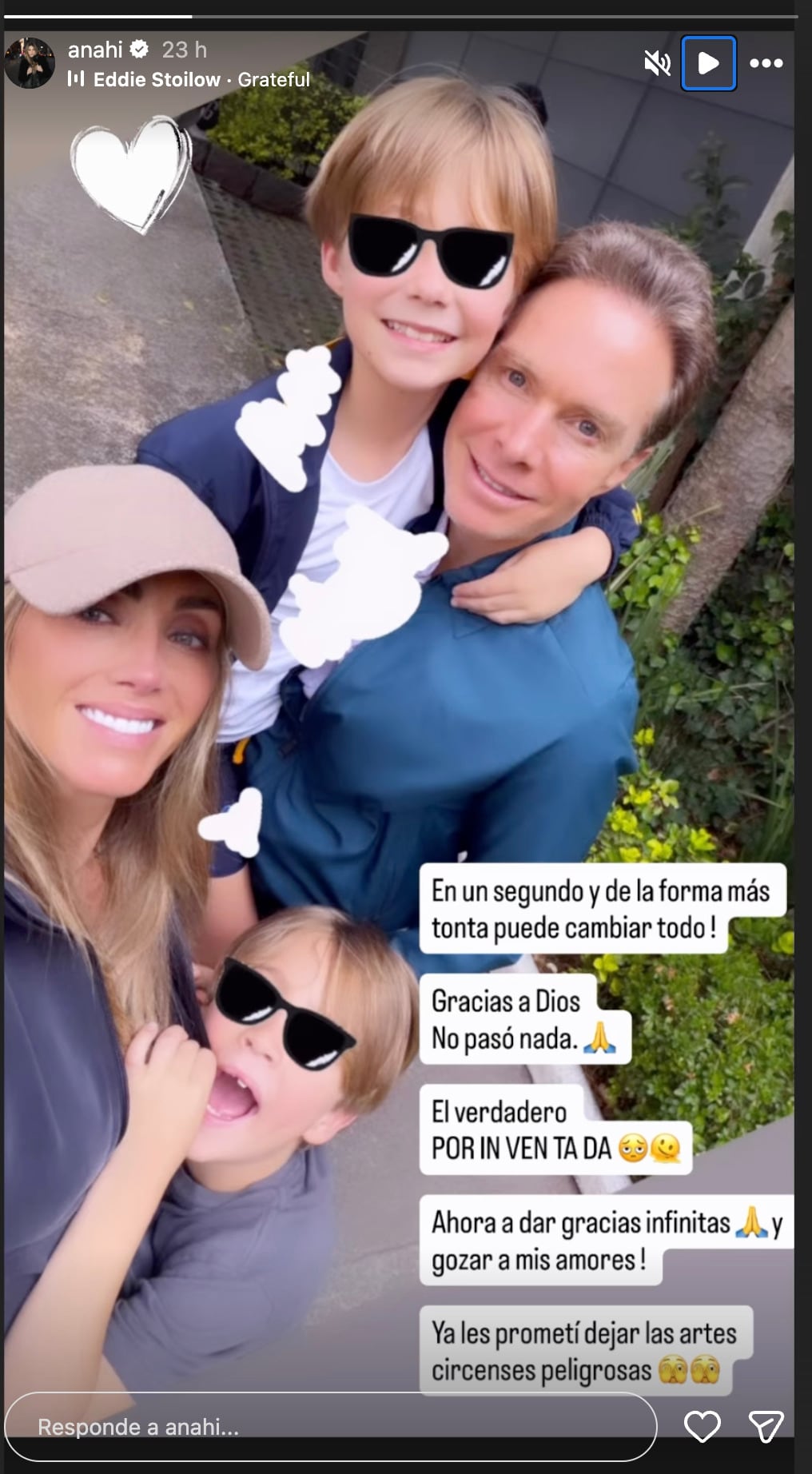Anahí reaparece en redes sociales tras caída