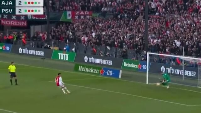 Edson Álvarez falla penalti