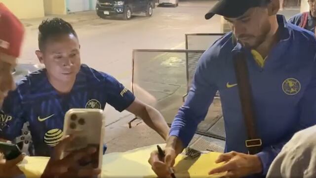 Henry Martín y fans