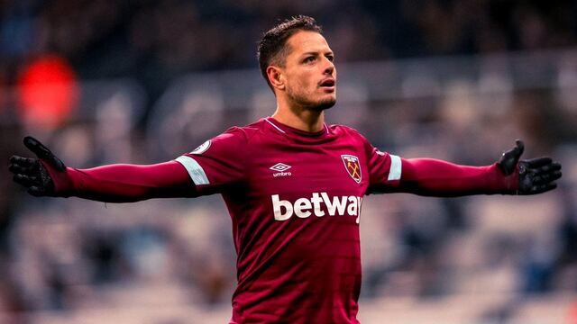 ‘Chicharito’ tras anotar con los Hammers.