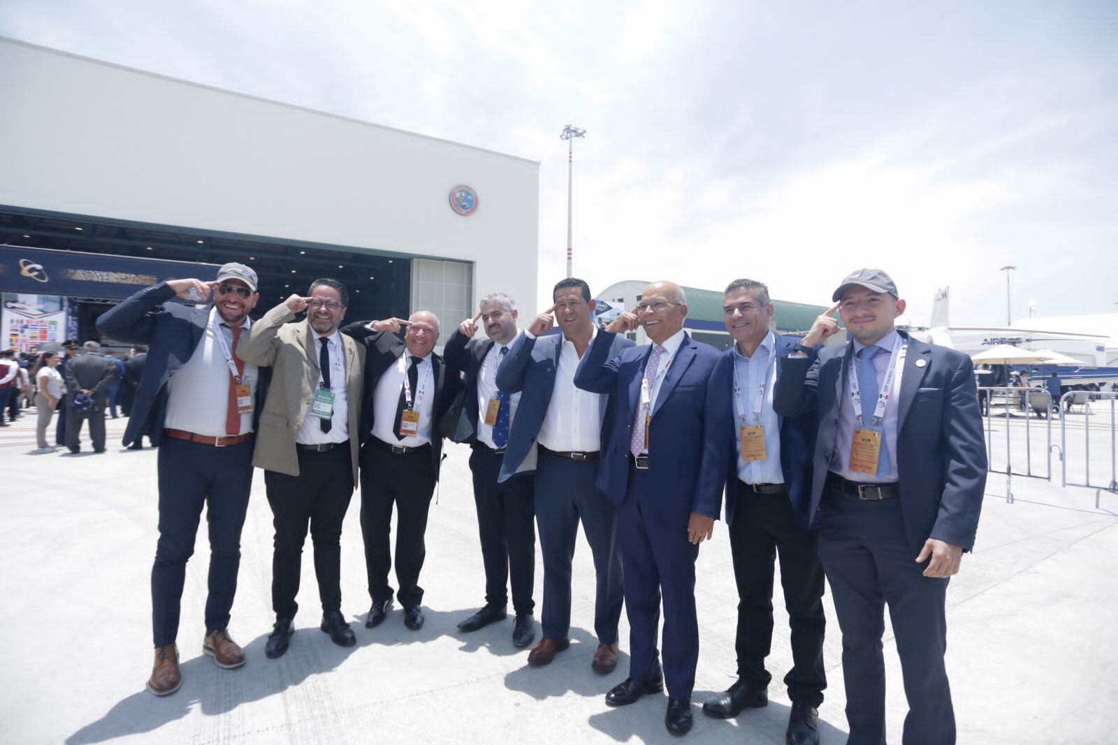 Diego Sinhue Rodríguez en la Feria Aeroespacial de México 2023