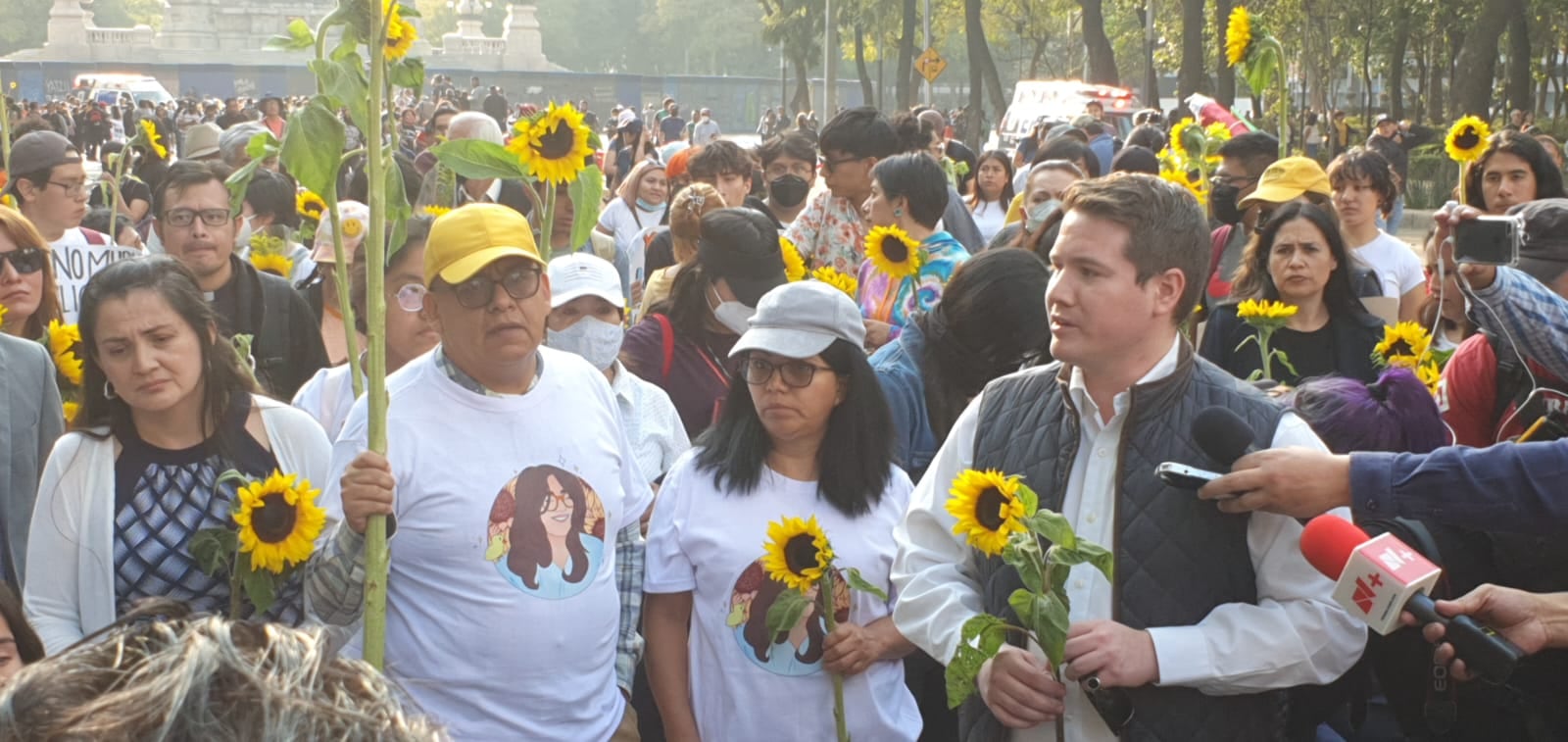 Familiares y amigos de Yaretzi Adriana Hernández Fregoso
