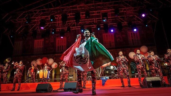 Banda el Recodo triunfa en España