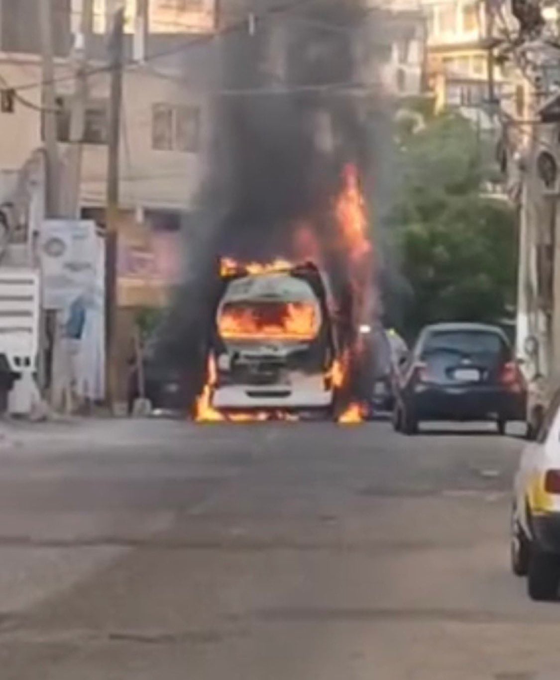 Roban y queman unidad de transporte público Acapulco