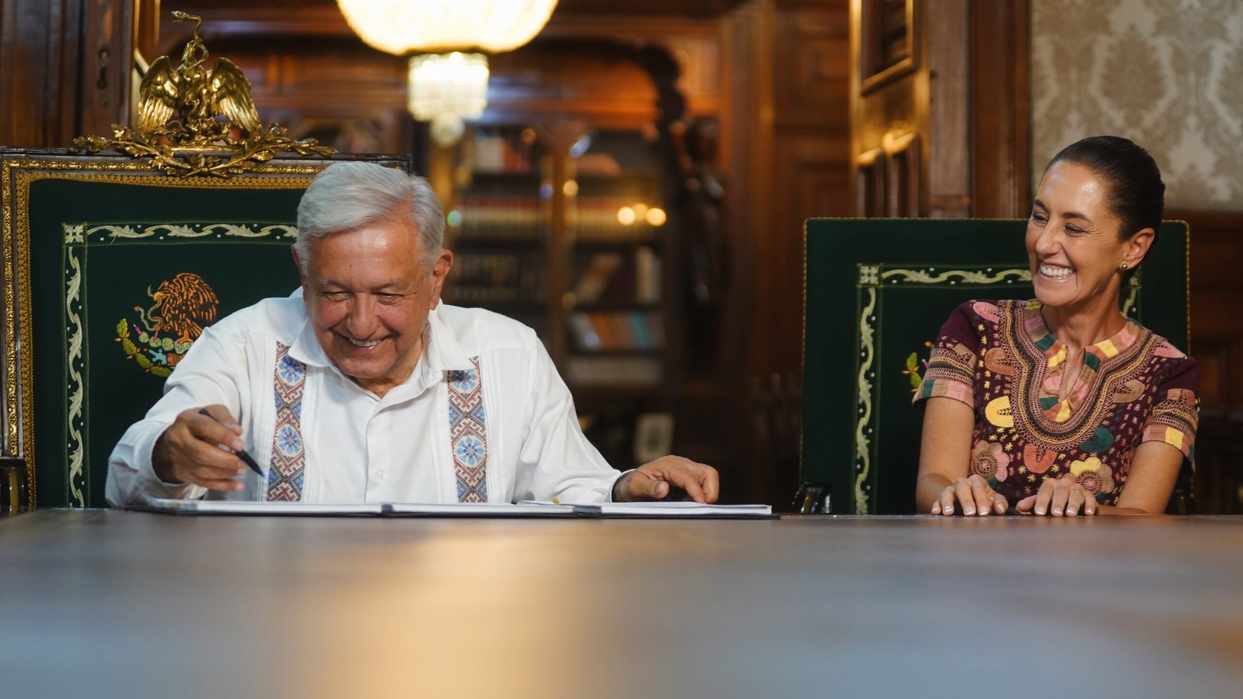 AMLO firma decreto de reforma al Poder Judicial junto a Claudia Sheinbaum