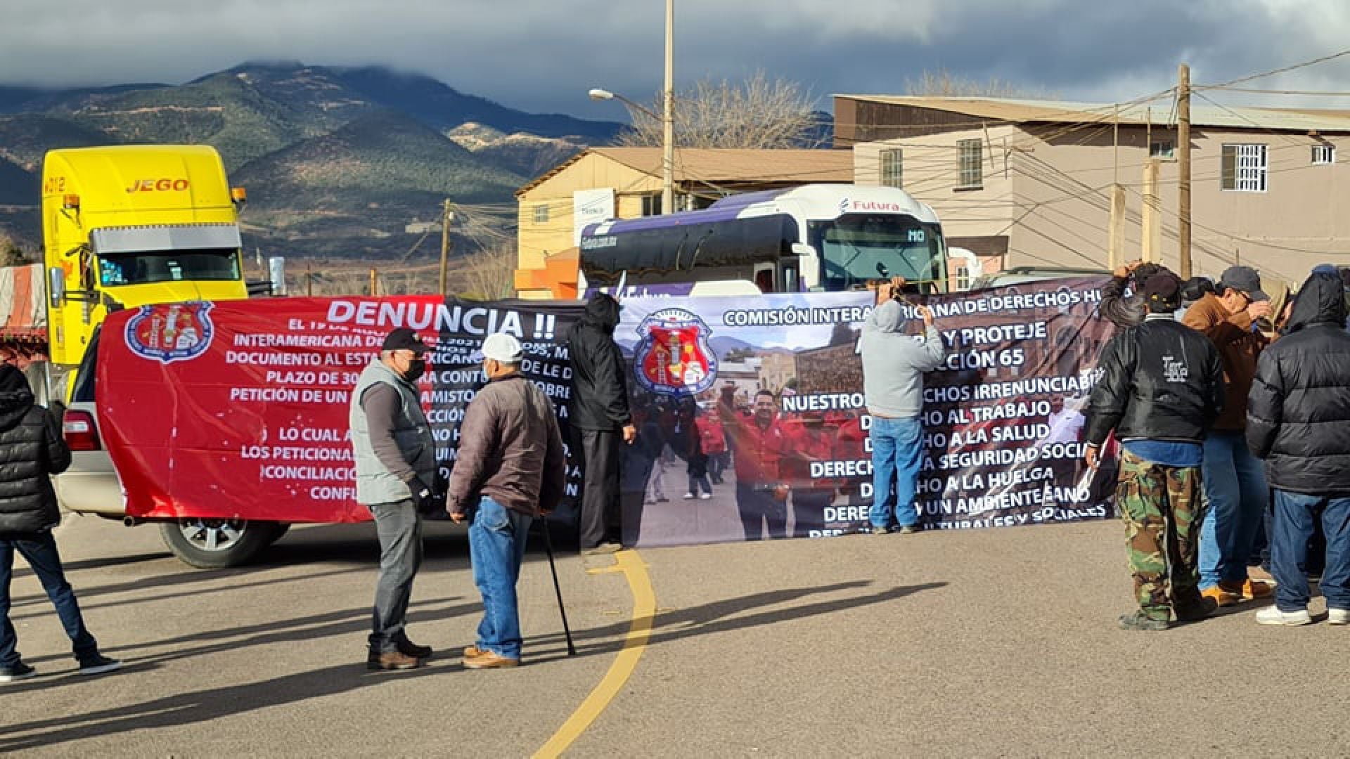 Segob cierra huelga minera de 18 años con acuerdo por 542 millones de pesos