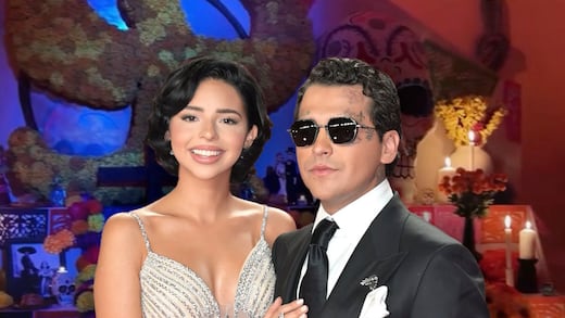 Ángela Aguilar y Christian Nodal presumen su tradicional ofrenda de Día de Muertos