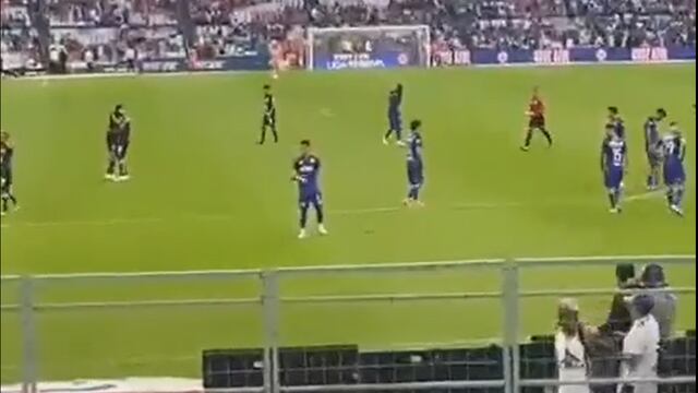 Erick Lira reta a los aficionados del Cruz Azul