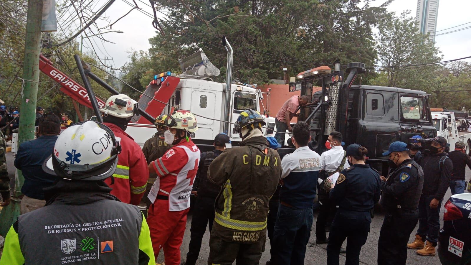 Cuerpos de emergencia en la zona del accidente