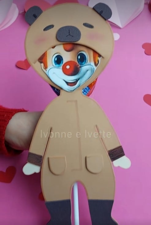 Paleta Payaso de capibara, manualidad de San Valentín