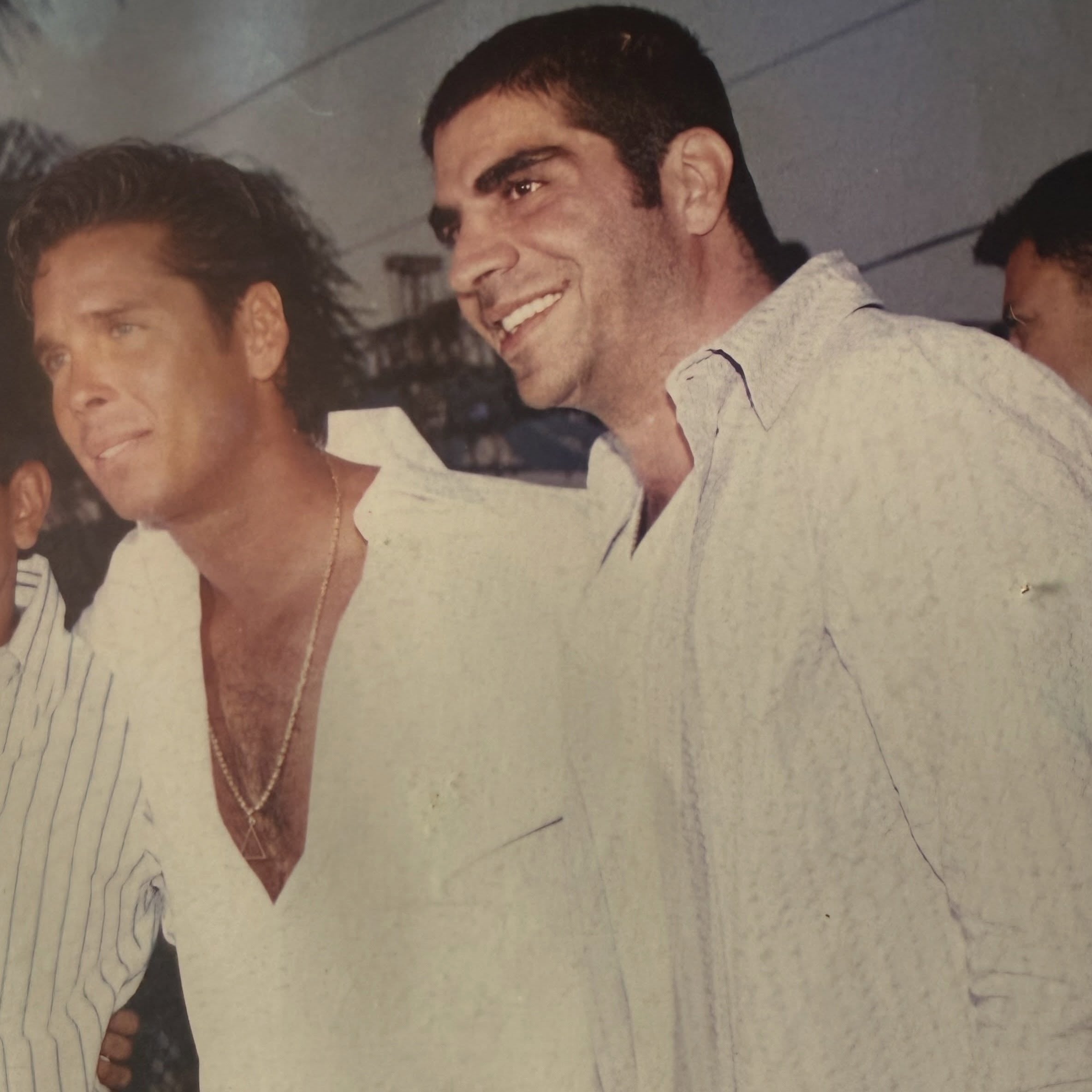 Roberto Palazuelos y Jorge Kahwagi.