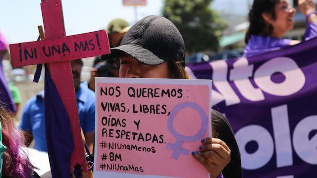 Manifestación contra los feminicidios que ocurren cada día en el país.