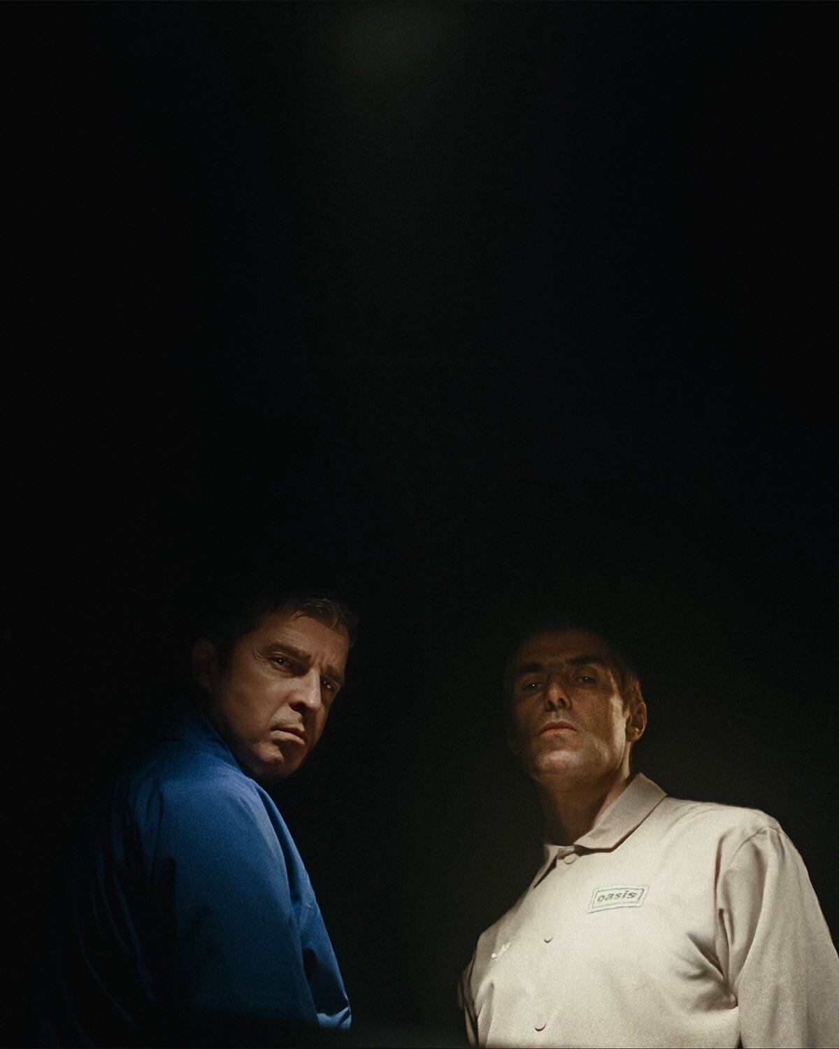 La historia tras la foto de Oasis de los hermanos Gallagher que los reunió por primera vez en 16 años