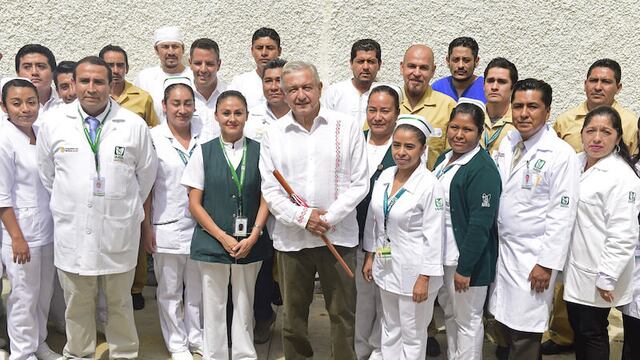 AMLO anuncia nuevo tabulador salarial para el IMSS