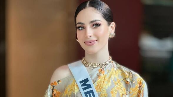 Fátima Bosch es captada leyendo un libro de Marcus Weeks y la imagen se vuelve viral