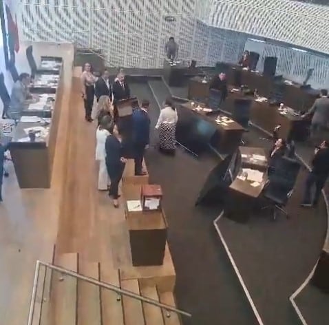 Morena provoca altercado en el Congreso de Querétaro