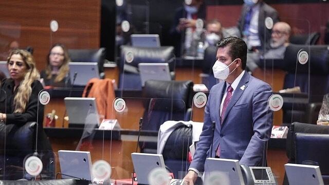 Senador del PRD Antonio García Conejo