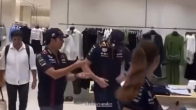 Checo Pérez le compartió su receta a Max Verstappen para preparar la "hamburguesa perfecta".