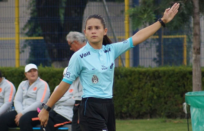 Karen Hernández árbitro central