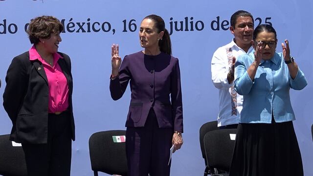 Delfina Gómez, gobernadora del Estado de México, Claudia Sheinbaum, presidenta de México y Rosa Icela Rodríguez, Secretaria de Gobernación, durante la presentación del Mando Unifocado Oriente Estado de México en el Municipio de Nezahualcóyotl