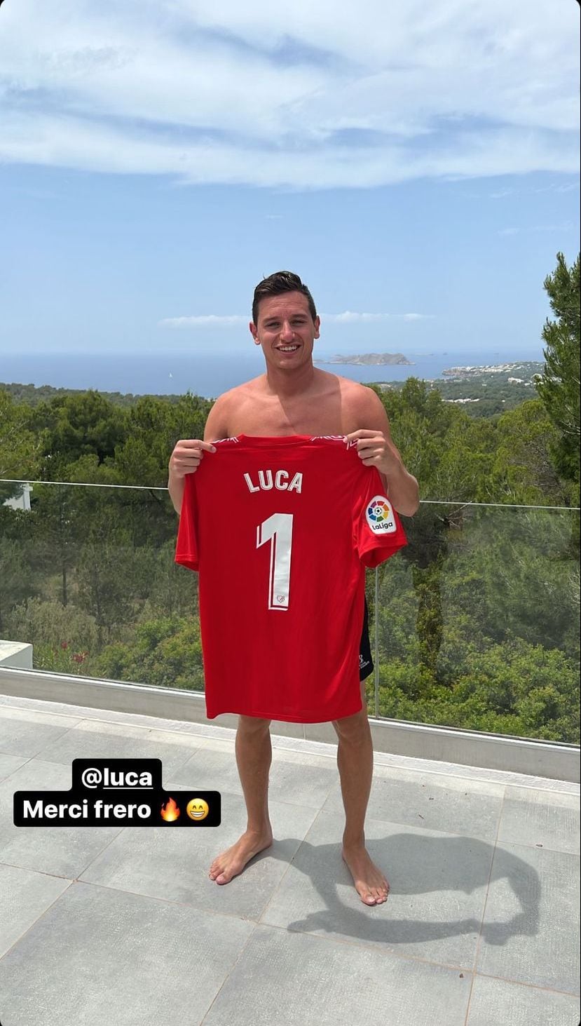 Florian Thauvin también recibió un regalo por parte de Luca Zidane.