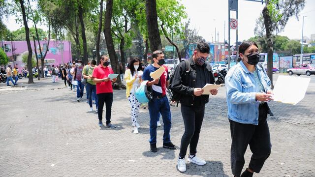 Fila de vacunación