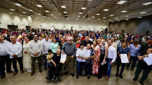 Rubén Rocha entregó más de mil 800 títulos de propiedad