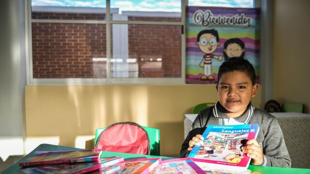 Miles de niños inician el ciclo escolar 2023-2024, con los nuevos libros de texto gratuitos que repartió la SEP