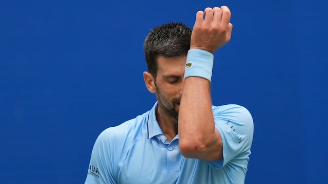 Problemas para Novak Djokovic; en su país lo ven como traidor a la patria por apoyar manifestaciones.
