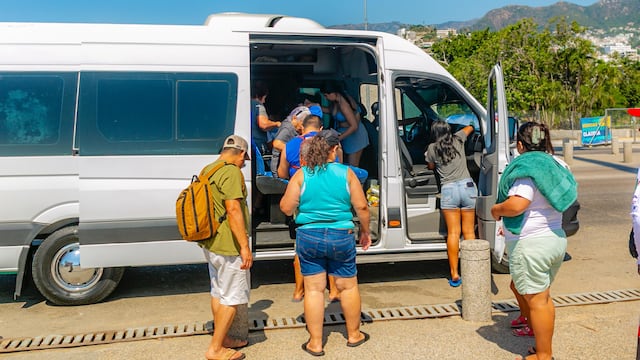 Guerrero recibe a miles de turistas en fin de semana del Día del Padre 2025.