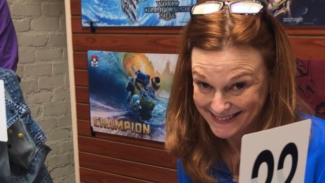 Pam Director, jugadora de Pokémon TCG
