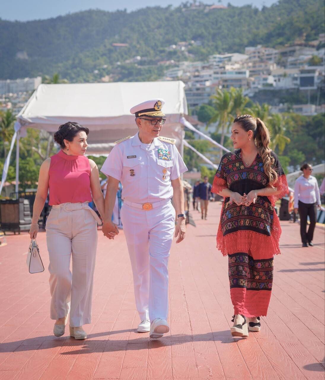 Evelyn Salgado asiste a ceremonia de arribo del Buque Escuela Cuauhtémoc