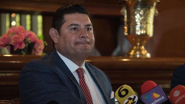 Alejandro Armenta en conferencia de prensa.
