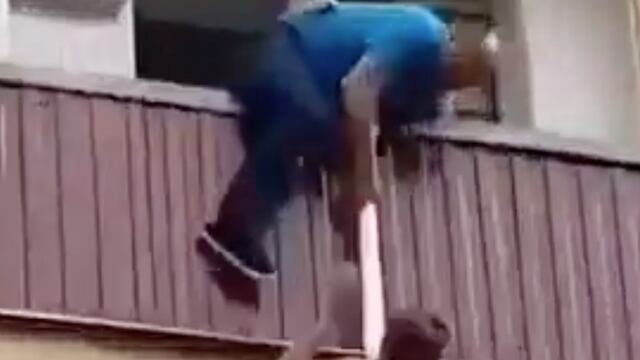 Amante salta por el balcón