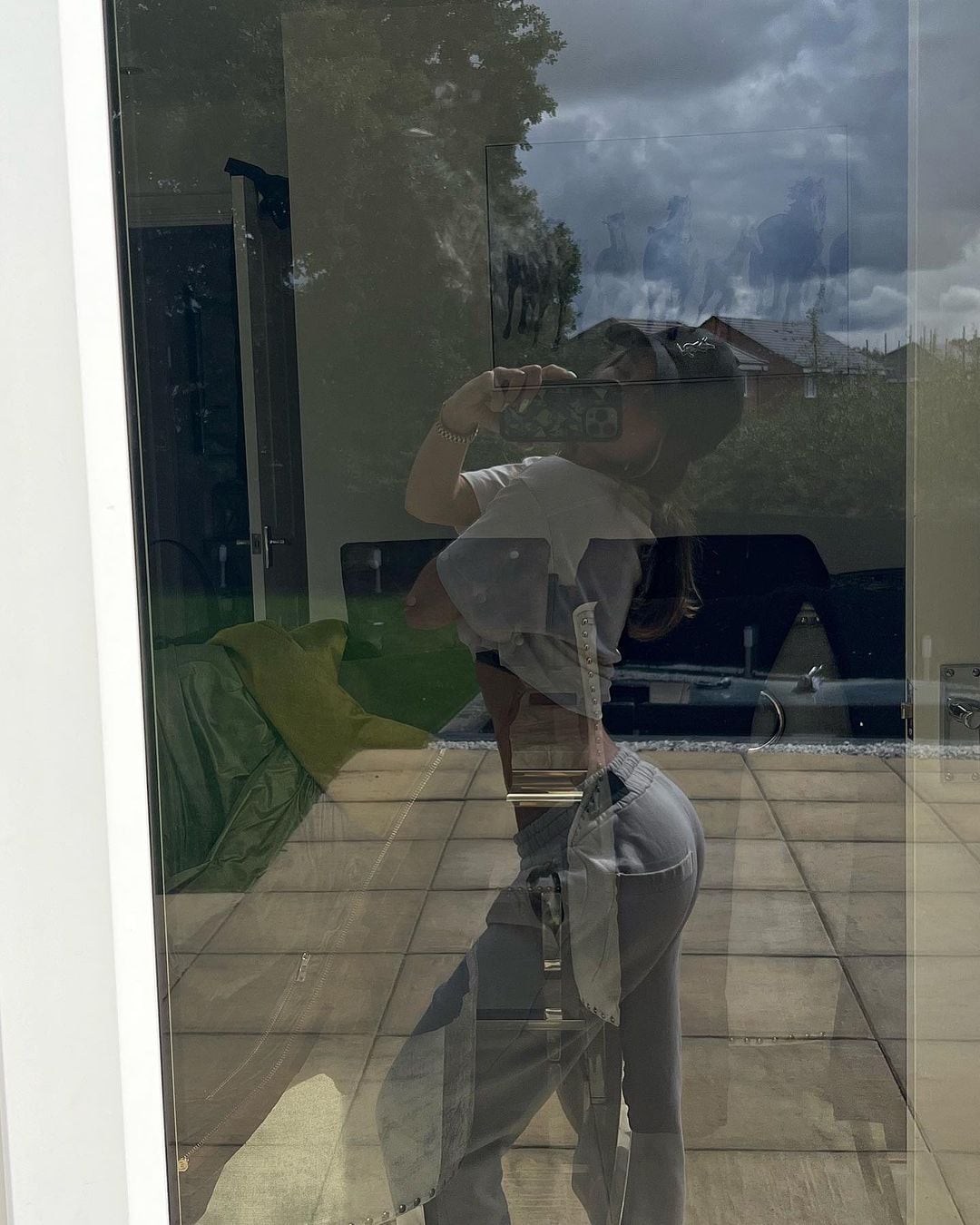 Belinda amanece con abdomen plano y ya le piden la receta (FOTOS)