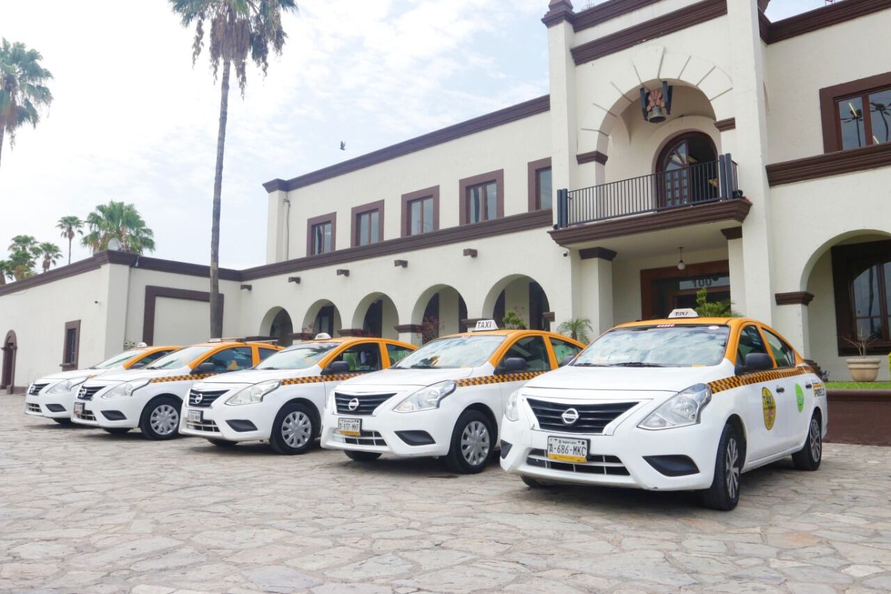 Taxis al servicio de la comunidad.