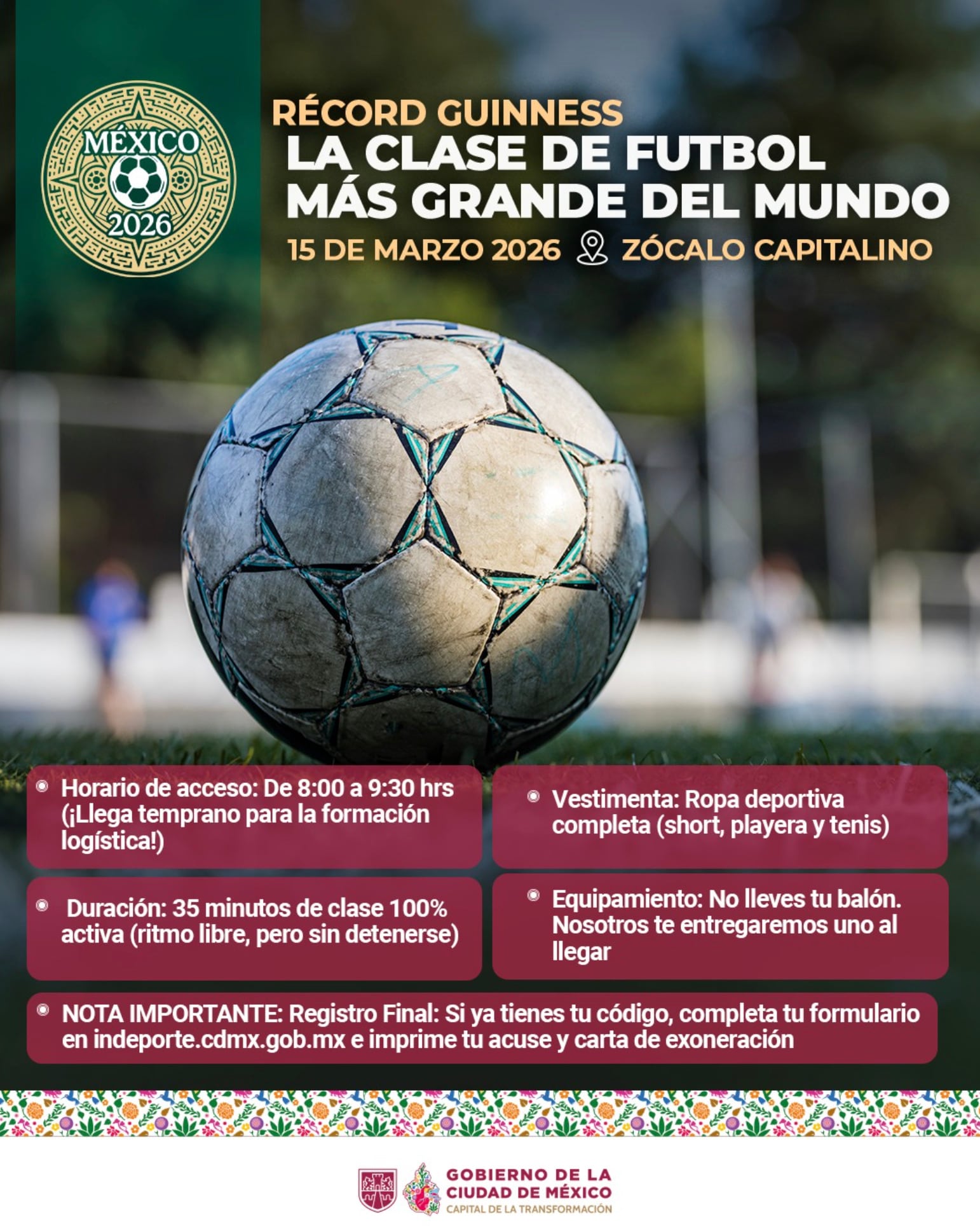 Clase de futbol más grande el mundo en el Zócalo capitalino