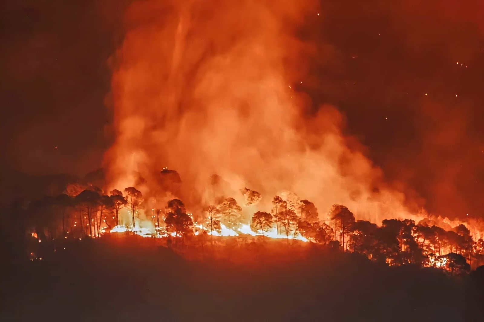 Incendio en el cerro de la Cruz, Uruapan