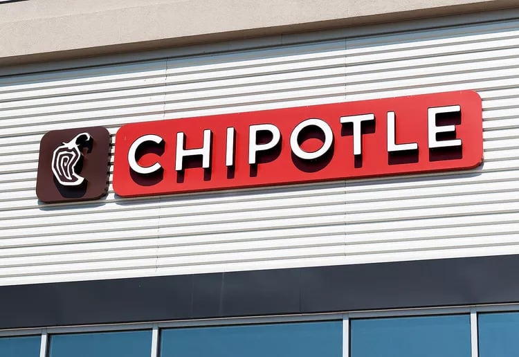 Chipotle retira jalapeños contaminados por brote de salmonela en Estados Unidos