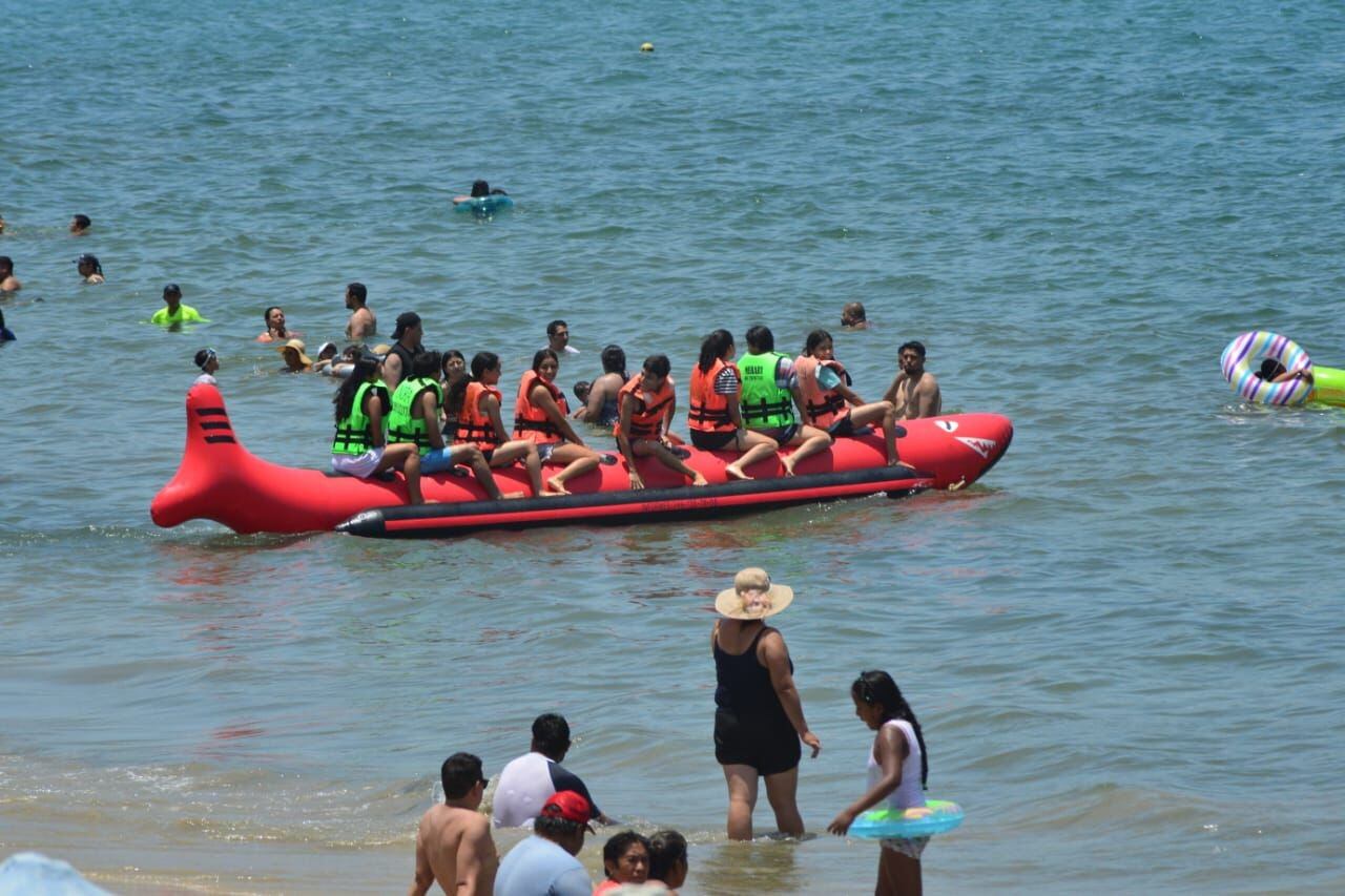 Arriban turista al Hogar del Sol para disfrutar de las vacaciones de verano