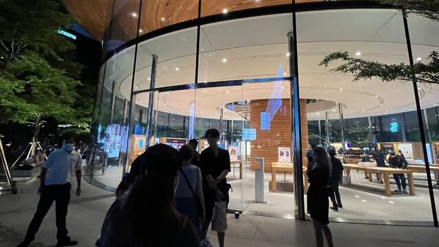 Filas para comprar iPhone 14